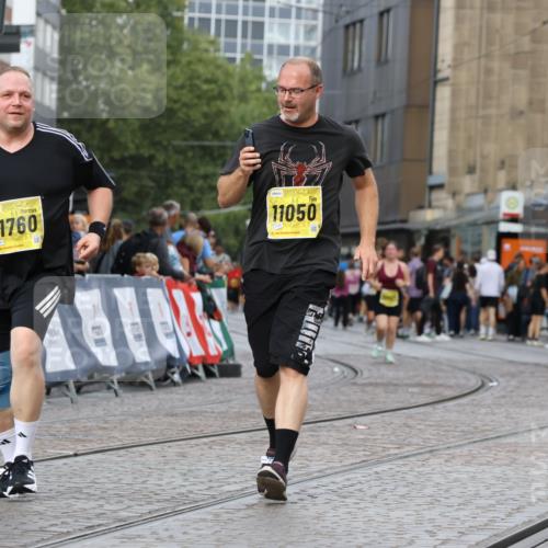 13.09.2026 - 21. swb-Marathon Bremen Strokosch-Dieckow http://msf.ph/oto/10294162 13.09.2026 11:19:29 Ziel 10629, 12462, 11457 meine-sportfotos.de