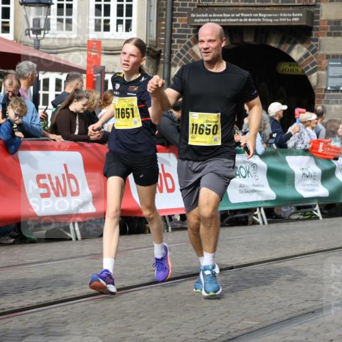 13.09.2026 - 21. swb-Marathon Bremen Strokosch-Dieckow http://msf.ph/oto/10294210 13.09.2026 10:47:21 Ziel 10289, 10445, 10504, 10744, 11060, 11199, 11212, 11344, 11608, 11650, 11651, 11661, 11783, 11814, 12364, 12375, 12415, 12470, 13613, 10189, 10223, 10270, 10310, 10594, 10807, 10873, 11130, 11469, 11646, 12195, 12296, 12318, 13521 meine-sportfotos.de