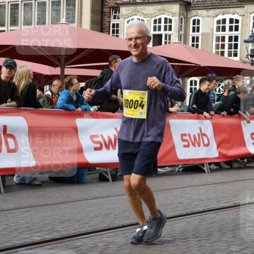 13.09.2026 - 21. swb-Marathon Bremen Strokosch-Dieckow http://msf.ph/oto/10294217 13.09.2026 11:19:39 Ziel 10004, 10629, 10933, 11050, 11760, 12224, 12462, 10882, 12472 meine-sportfotos.de