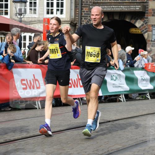 13.09.2026 - 21. swb-Marathon Bremen Strokosch-Dieckow http://msf.ph/oto/10294228 13.09.2026 10:47:21 Ziel 10289, 10445, 10504, 10744, 11060, 11199, 11212, 11344, 11608, 11650, 11651, 11661, 11783, 11814, 12364, 12375, 12415, 12470, 13613, 10189, 10223, 10270, 10310, 10594, 10807, 10873, 11130, 11469, 11646, 12195, 12296, 12318, 13521 meine-sportfotos.de