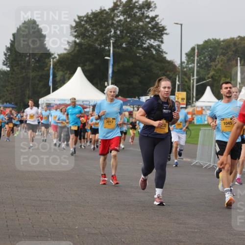 13.09.2026 - Kiel Lauf Andreas Tolksdorf http://msf.ph/oto/10294296 13.09.2026 09:26:34 Kiellinie 36, 2017, 1045, 1966 meine-sportfotos.de