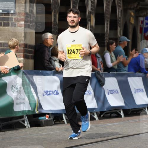 13.09.2026 - 21. swb-Marathon Bremen Strokosch-Dieckow http://msf.ph/oto/10294310 13.09.2026 11:20:02 Ziel 10882, 11457, 11244, 11333, 11337 meine-sportfotos.de