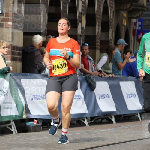 13.09.2026 - 21. swb-Marathon Bremen Strokosch-Dieckow http://msf.ph/oto/10294327 13.09.2026 11:20:06 Ziel 10882, 11457, 12472, 11244, 11333, 11337, 12374 meine-sportfotos.de