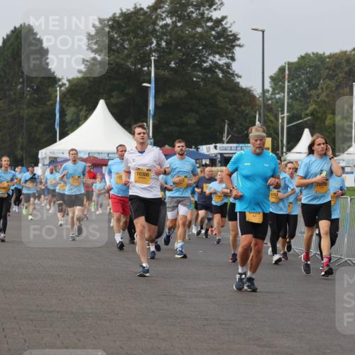 13.09.2026 - Kiel Lauf Andreas Tolksdorf http://msf.ph/oto/10294336 13.09.2026 09:26:40 Kiellinie 36, 4704, 10300, 11964, 0409, 5757, 12259, 9528 meine-sportfotos.de