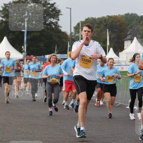 13.09.2026 - Kiel Lauf Andreas Tolksdorf http://msf.ph/oto/10294351 13.09.2026 09:26:43 Kiellinie 4704, 6809, 38, 10300, 5757, 7572, 0409 meine-sportfotos.de