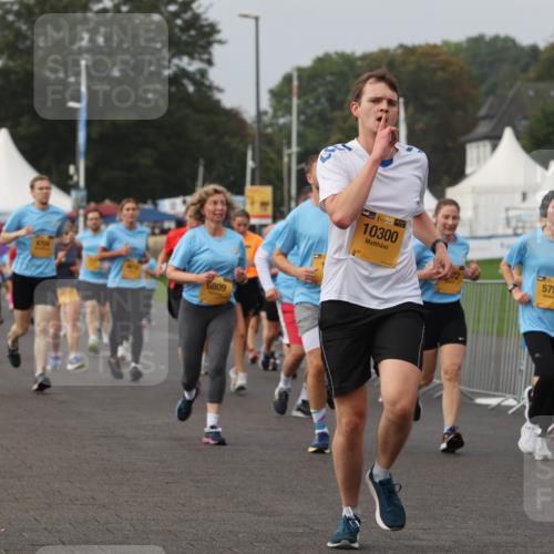 13.09.2026 - Kiel Lauf Andreas Tolksdorf http://msf.ph/oto/10294353 13.09.2026 09:26:43 Kiellinie 4704, 6809, 38, 10300, 5757 meine-sportfotos.de