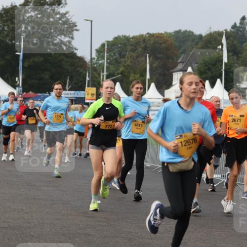 13.09.2026 - Kiel Lauf Andreas Tolksdorf http://msf.ph/oto/10294383 13.09.2026 09:26:47 Kiellinie 6577, 12347, 1777, 772, 77, 4615, 12676, 16, 38, 1, 2671 meine-sportfotos.de