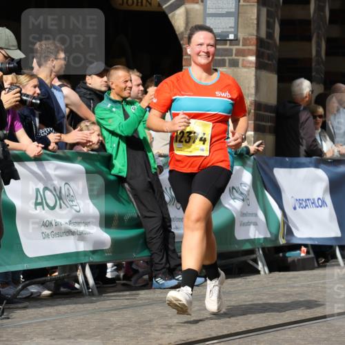13.09.2026 - 21. swb-Marathon Bremen Strokosch-Dieckow http://msf.ph/oto/10294412 13.09.2026 11:20:27 Ziel 10430, 11244, 11333, 11337, 11546, 10161, 11529, 11530, 11541, 11675, 11980, 12153, 12316, 12317 meine-sportfotos.de