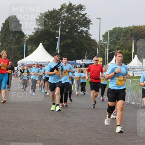 13.09.2026 - Kiel Lauf Andreas Tolksdorf http://msf.ph/oto/10294421 13.09.2026 09:26:53 Kiellinie 36, 1033, 11, 30, 6577, 9832, 1743 meine-sportfotos.de