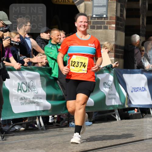 13.09.2026 - 21. swb-Marathon Bremen Strokosch-Dieckow http://msf.ph/oto/10294425 13.09.2026 11:20:27 Ziel 10430, 11244, 11333, 11337, 11546, 10161, 11529, 11530, 11541, 11675, 11980, 12153, 12316, 12317 meine-sportfotos.de