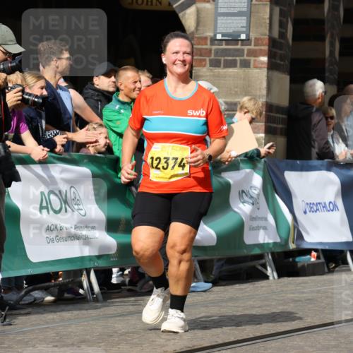 13.09.2026 - 21. swb-Marathon Bremen Strokosch-Dieckow http://msf.ph/oto/10294429 13.09.2026 11:20:27 Ziel 10430, 11244, 11333, 11337, 11546, 10161, 11529, 11530, 11541, 11675, 11980, 12153, 12316, 12317 meine-sportfotos.de