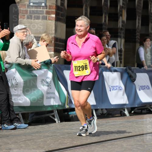 13.09.2026 - 21. swb-Marathon Bremen Strokosch-Dieckow http://msf.ph/oto/10294449 13.09.2026 11:20:30 Ziel 10430, 11244, 11333, 11337, 12374, 11529, 11530, 11541, 11675, 11980, 12153, 12316, 12317 meine-sportfotos.de