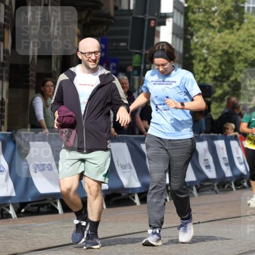13.09.2026 - 21. swb-Marathon Bremen Strokosch-Dieckow http://msf.ph/oto/10294499 13.09.2026 11:20:37 Ziel 11244, 11296, 11333, 11337, 12285, 12374, 11529, 11530, 11675, 12153, 12316, 12317 meine-sportfotos.de