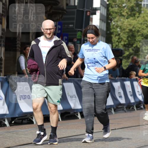 13.09.2026 - 21. swb-Marathon Bremen Strokosch-Dieckow http://msf.ph/oto/10294504 13.09.2026 11:20:37 Ziel 11244, 11296, 11333, 11337, 12285, 12374, 11529, 11530, 11675, 12153, 12316, 12317 meine-sportfotos.de