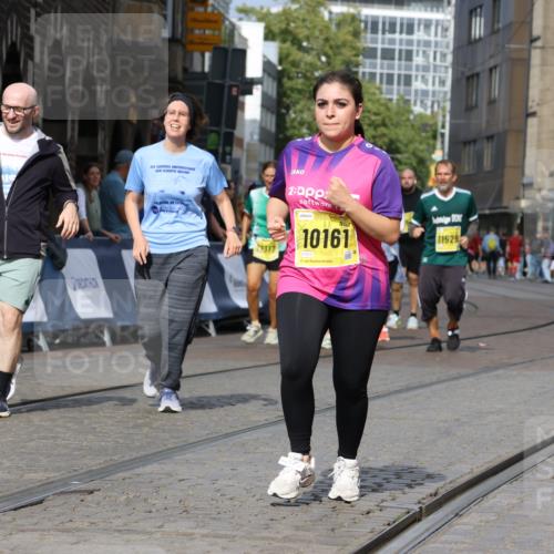 13.09.2026 - 21. swb-Marathon Bremen Strokosch-Dieckow http://msf.ph/oto/10294517 13.09.2026 11:20:38 Ziel 11244, 11296, 11333, 11337, 12285, 12374, 11675, 12153 meine-sportfotos.de
