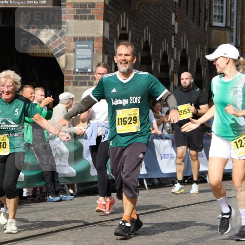 13.09.2026 - 21. swb-Marathon Bremen Strokosch-Dieckow http://msf.ph/oto/10294552 13.09.2026 11:20:46 Ziel 10161, 11296, 11541, 11980, 12285, 12374, 10407, 12542 meine-sportfotos.de