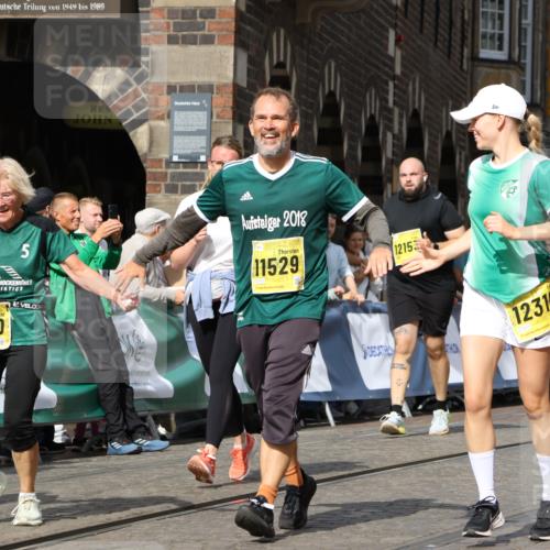 13.09.2026 - 21. swb-Marathon Bremen Strokosch-Dieckow http://msf.ph/oto/10294560 13.09.2026 11:20:46 Ziel 10161, 11296, 11541, 11980, 12285, 12374, 10407, 12542 meine-sportfotos.de