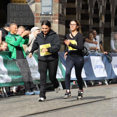 13.09.2026 - 21. swb-Marathon Bremen Strokosch-Dieckow http://msf.ph/oto/10294655 13.09.2026 11:21:04 Ziel 11529, 11530, 11541, 11675, 11980, 12153, 12316, 12317 meine-sportfotos.de