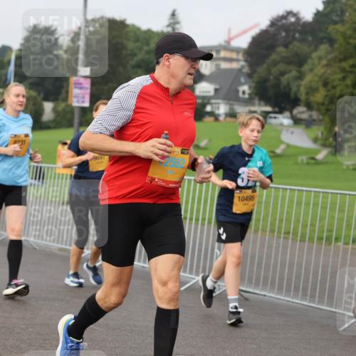 13.09.2026 - Kiel Lauf Andreas Tolksdorf http://msf.ph/oto/10294686 13.09.2026 09:27:48 Kiellinie 2552, 10495, 2592 meine-sportfotos.de