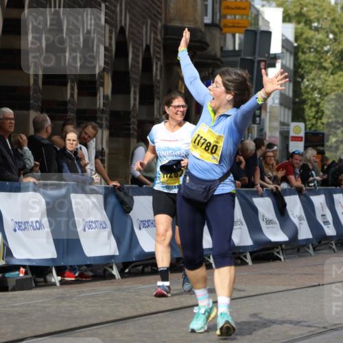 13.09.2026 - 21. swb-Marathon Bremen Strokosch-Dieckow http://msf.ph/oto/10294699 13.09.2026 11:21:27 Ziel 11104, 11821 meine-sportfotos.de