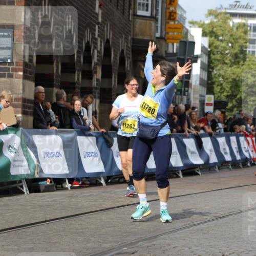 13.09.2026 - 21. swb-Marathon Bremen Strokosch-Dieckow http://msf.ph/oto/10294714 13.09.2026 11:21:27 Ziel 11104, 11821 meine-sportfotos.de
