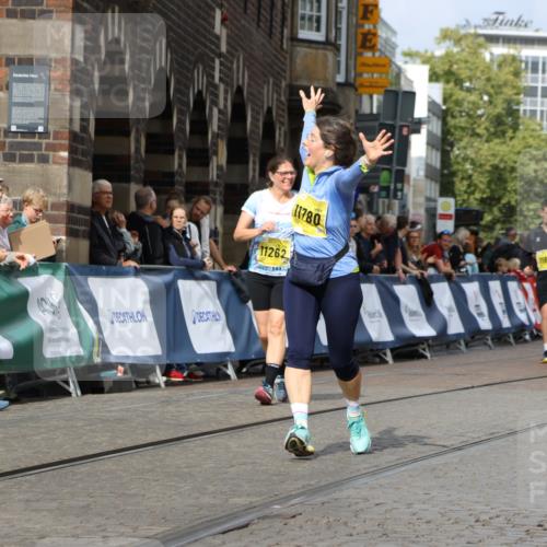 13.09.2026 - 21. swb-Marathon Bremen Strokosch-Dieckow http://msf.ph/oto/10294727 13.09.2026 11:21:28 Ziel 11104, 11821 meine-sportfotos.de