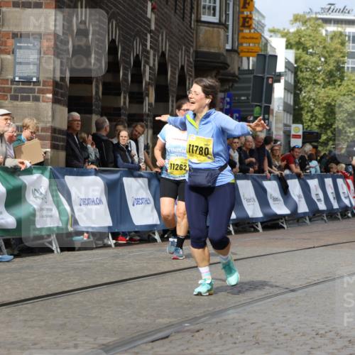 13.09.2026 - 21. swb-Marathon Bremen Strokosch-Dieckow http://msf.ph/oto/10294741 13.09.2026 11:21:28 Ziel 11104, 11821 meine-sportfotos.de