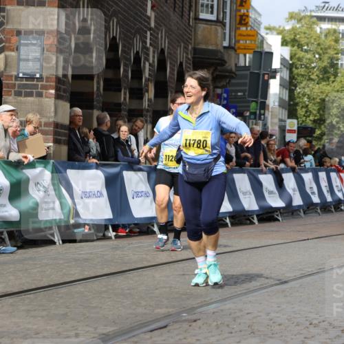13.09.2026 - 21. swb-Marathon Bremen Strokosch-Dieckow http://msf.ph/oto/10294747 13.09.2026 11:21:28 Ziel 11104, 11821 meine-sportfotos.de