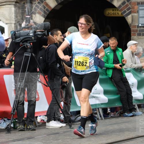 13.09.2026 - 21. swb-Marathon Bremen Strokosch-Dieckow http://msf.ph/oto/10294790 13.09.2026 11:21:31 Ziel 11780, 11104 meine-sportfotos.de