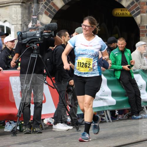 13.09.2026 - 21. swb-Marathon Bremen Strokosch-Dieckow http://msf.ph/oto/10294797 13.09.2026 11:21:31 Ziel 11780, 11104 meine-sportfotos.de