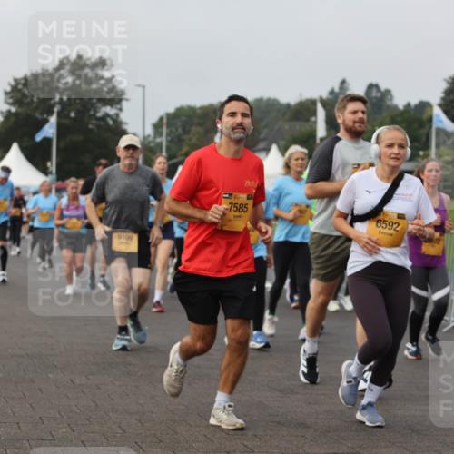 13.09.2026 - Kiel Lauf Andreas Tolksdorf http://msf.ph/oto/10295148 13.09.2026 09:28:40 Kiellinie 9109, 39, 7585, 4, 38, 6592 meine-sportfotos.de