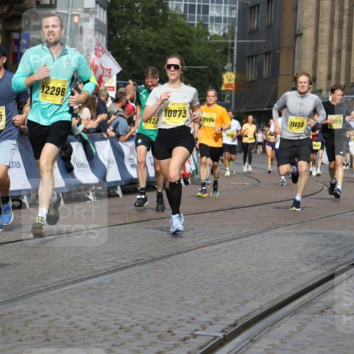 13.09.2026 - 21. swb-Marathon Bremen Strokosch-Dieckow http://msf.ph/oto/10295186 13.09.2026 10:47:40 Ziel 10189, 10310, 10319, 10807, 10898, 11187, 11269, 11462, 11650, 11651, 11814, 12048, 12195, 12298, 13528, 13545, 13589, 10172, 10393, 10592, 11018, 11360, 11634, 11894, 12278, 12558 meine-sportfotos.de