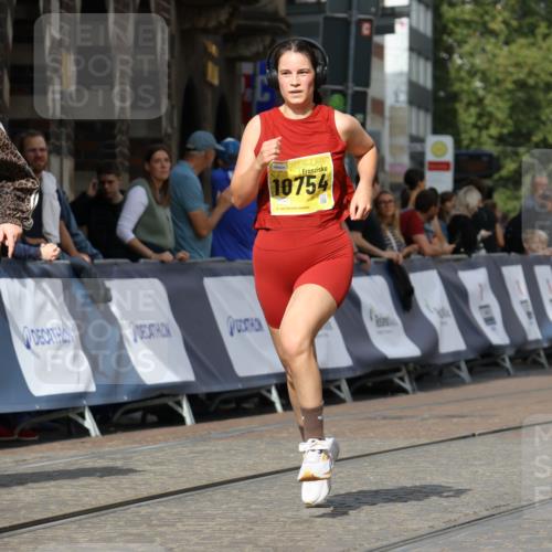 13.09.2026 - 21. swb-Marathon Bremen Strokosch-Dieckow http://msf.ph/oto/10295257 13.09.2026 11:23:24 Ziel 10349, 12083, 11266, 11663, 12340, 12440 meine-sportfotos.de