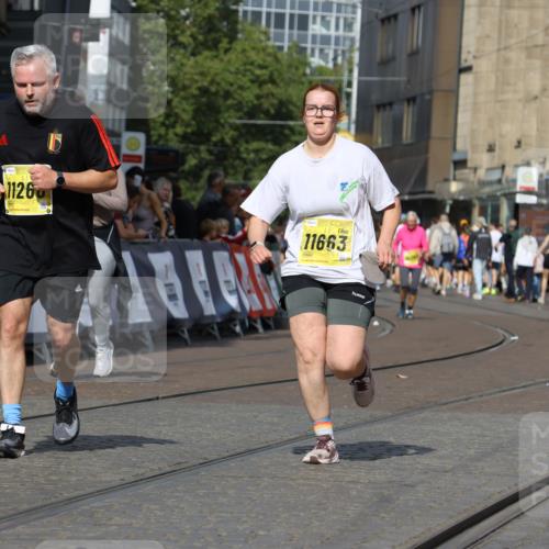 13.09.2026 - 21. swb-Marathon Bremen Strokosch-Dieckow http://msf.ph/oto/10295304 13.09.2026 11:23:34 Ziel 10349, 10754, 10925 meine-sportfotos.de