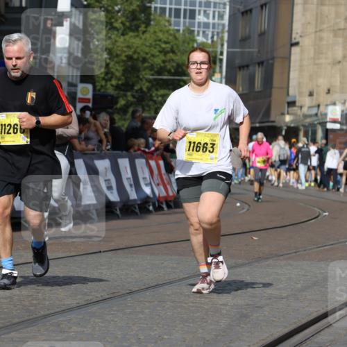 13.09.2026 - 21. swb-Marathon Bremen Strokosch-Dieckow http://msf.ph/oto/10295312 13.09.2026 11:23:34 Ziel 10349, 10754, 10925 meine-sportfotos.de