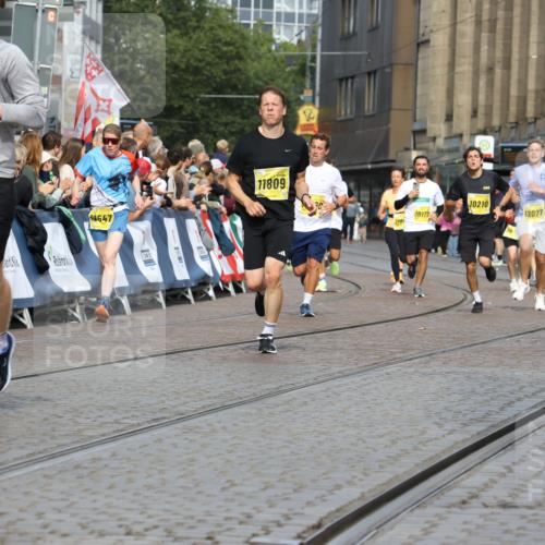 13.09.2026 - 21. swb-Marathon Bremen Strokosch-Dieckow http://msf.ph/oto/10295382 13.09.2026 10:47:44 Ziel 10189, 10223, 10270, 10310, 10319, 10807, 10873, 10898, 11187, 11269, 11462, 11469, 11646, 12048, 12195, 12296, 12298, 12318, 13521, 13528, 13545, 10592, 11018, 11360, 11634, 11735, 12278, 12487, 12558 meine-sportfotos.de
