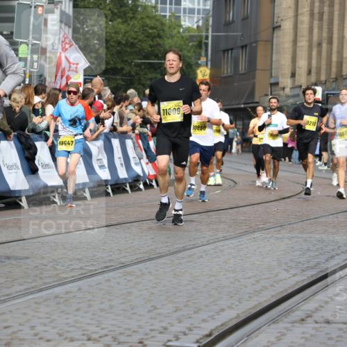 13.09.2026 - 21. swb-Marathon Bremen Strokosch-Dieckow http://msf.ph/oto/10295423 13.09.2026 10:47:44 Ziel 10189, 10223, 10270, 10310, 10319, 10807, 10873, 10898, 11187, 11269, 11462, 11469, 11646, 12048, 12195, 12296, 12298, 12318, 13521, 13528, 13545, 10592, 11018, 11360, 11634, 11735, 12278, 12487, 12558 meine-sportfotos.de