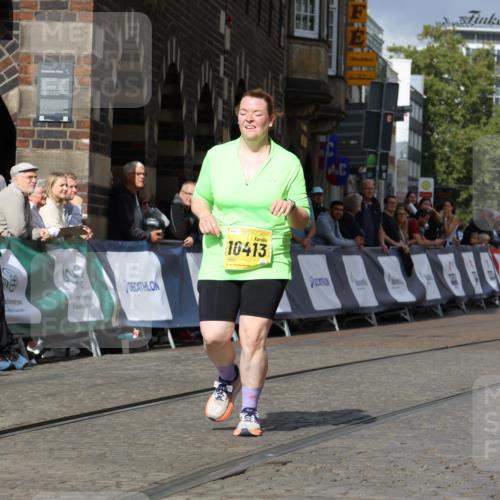 13.09.2026 - 21. swb-Marathon Bremen Strokosch-Dieckow http://msf.ph/oto/10295485 13.09.2026 11:24:09 Ziel 10292, 10970, 11712 meine-sportfotos.de