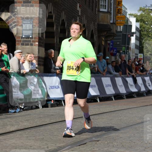 13.09.2026 - 21. swb-Marathon Bremen Strokosch-Dieckow http://msf.ph/oto/10295517 13.09.2026 11:24:09 Ziel 10292, 10970, 11712 meine-sportfotos.de