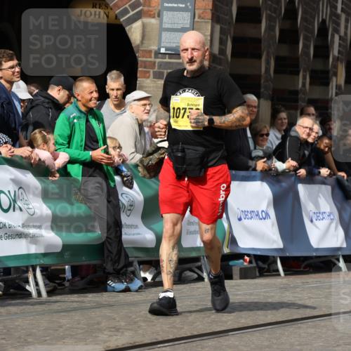 13.09.2026 - 21. swb-Marathon Bremen Strokosch-Dieckow http://msf.ph/oto/10295594 13.09.2026 11:25:38 Ziel 10533 meine-sportfotos.de