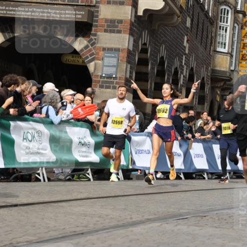13.09.2026 - 21. swb-Marathon Bremen Strokosch-Dieckow http://msf.ph/oto/10295596 13.09.2026 10:47:55 Ziel 10172, 10189, 10210, 10223, 10270, 10310, 10393, 10594, 10807, 10860, 10873, 11130, 11469, 11646, 11809, 11894, 12077, 12296, 12318, 12547, 13521, 10142, 10329, 11058, 11193, 11735, 12354, 12487, 13620 meine-sportfotos.de