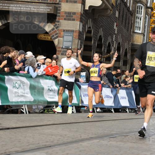 13.09.2026 - 21. swb-Marathon Bremen Strokosch-Dieckow http://msf.ph/oto/10295638 13.09.2026 10:47:55 Ziel 10172, 10189, 10210, 10223, 10270, 10310, 10393, 10594, 10807, 10860, 10873, 11130, 11469, 11646, 11809, 11894, 12077, 12296, 12318, 12547, 13521, 10142, 10329, 11058, 11193, 11735, 12354, 12487, 13620 meine-sportfotos.de