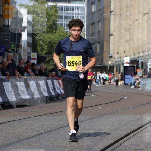 13.09.2026 - 21. swb-Marathon Bremen Strokosch-Dieckow http://msf.ph/oto/10295660 13.09.2026 11:26:19 Ziel 11538 meine-sportfotos.de