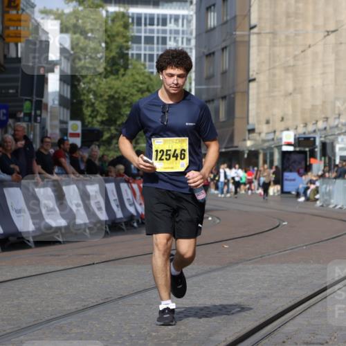 13.09.2026 - 21. swb-Marathon Bremen Strokosch-Dieckow http://msf.ph/oto/10295668 13.09.2026 11:26:19 Ziel 11538 meine-sportfotos.de
