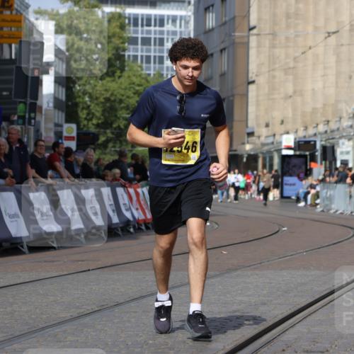 13.09.2026 - 21. swb-Marathon Bremen Strokosch-Dieckow http://msf.ph/oto/10295690 13.09.2026 11:26:19 Ziel 11538 meine-sportfotos.de