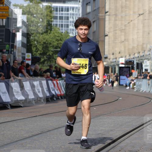 13.09.2026 - 21. swb-Marathon Bremen Strokosch-Dieckow http://msf.ph/oto/10295704 13.09.2026 11:26:19 Ziel 11538 meine-sportfotos.de