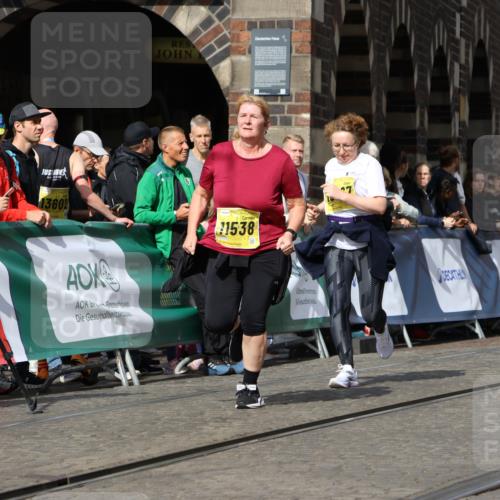 13.09.2026 - 21. swb-Marathon Bremen Strokosch-Dieckow http://msf.ph/oto/10295764 13.09.2026 11:26:43 Ziel 10573, 11254, 11851, 12377, 12408 meine-sportfotos.de