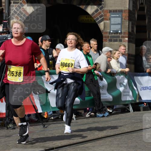 13.09.2026 - 21. swb-Marathon Bremen Strokosch-Dieckow http://msf.ph/oto/10295786 13.09.2026 11:26:44 Ziel 10573, 11254, 11851, 12377, 12408 meine-sportfotos.de
