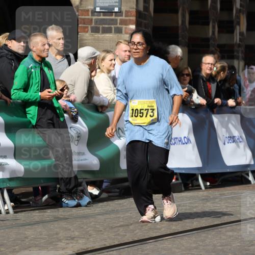 13.09.2026 - 21. swb-Marathon Bremen Strokosch-Dieckow http://msf.ph/oto/10295820 13.09.2026 11:26:52 Ziel 10667, 11538, 11254, 11851, 12377, 12408 meine-sportfotos.de