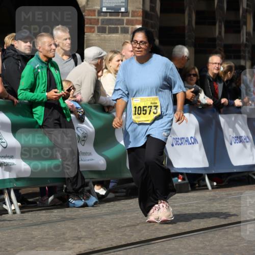 13.09.2026 - 21. swb-Marathon Bremen Strokosch-Dieckow http://msf.ph/oto/10295828 13.09.2026 11:26:52 Ziel 10667, 11538, 11254, 11851, 12377, 12408 meine-sportfotos.de